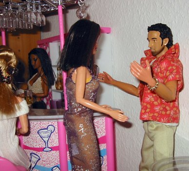 In der Pink Box Bar 7